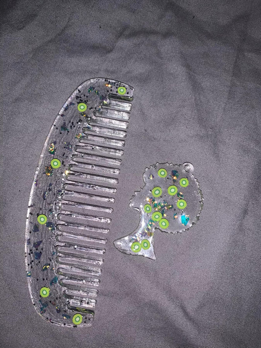 Kiwi comb & keychain