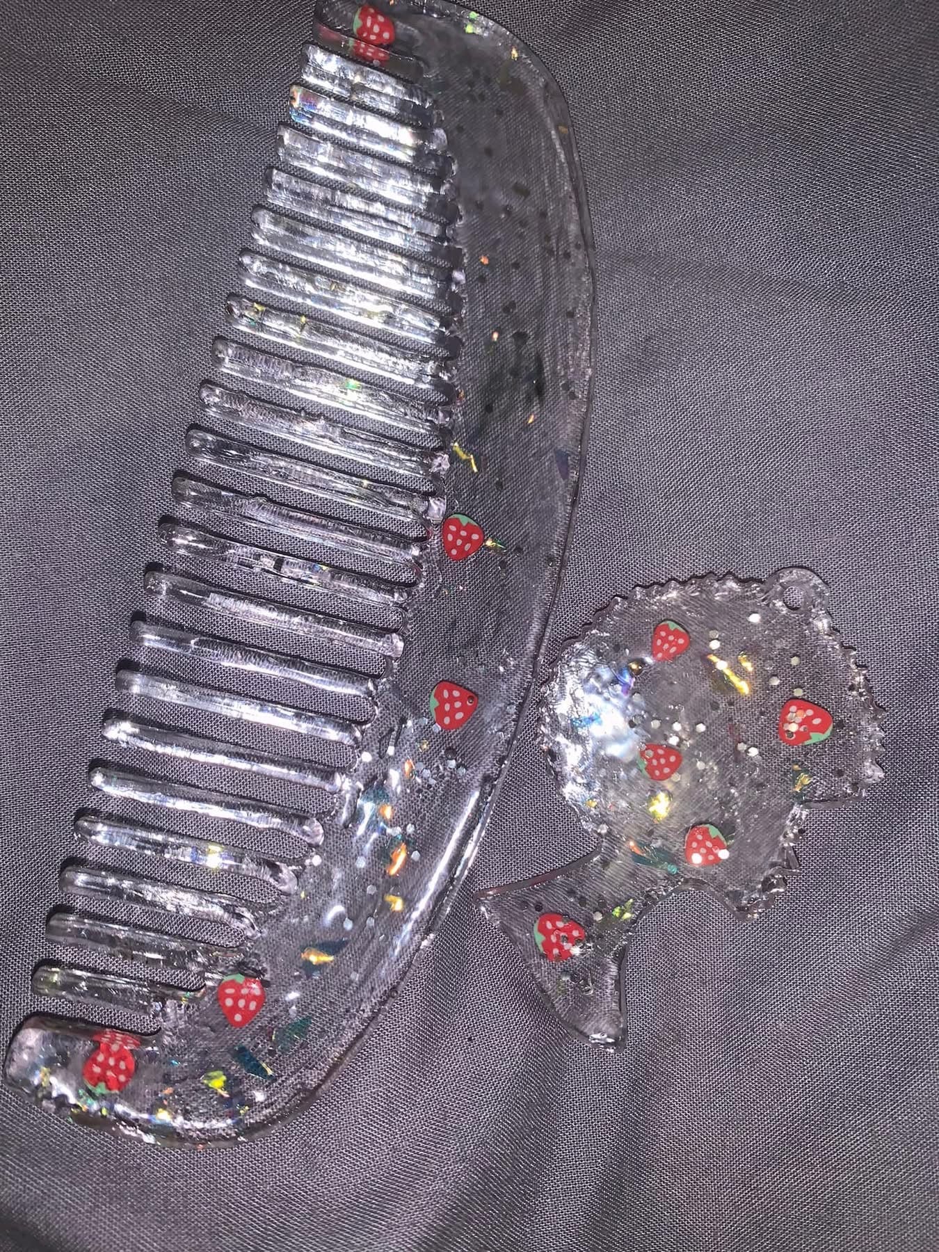Strawberry comb & keychain